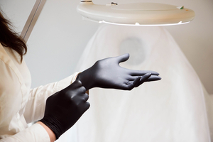 Aurelia Absolute BLACK Nitrile Powder-Free Exam Glove 200/box (Aurelia)