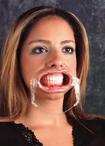 Free Access Cheek & Lip Retractor (J Mortia) 